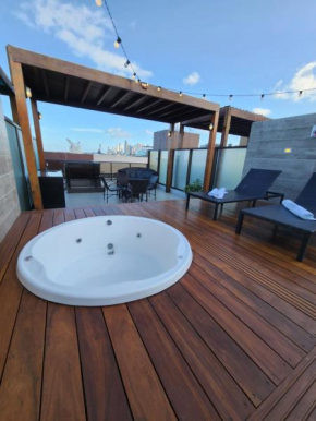 Cobertura com jacuzzi em Tambaú, a 150m da praia